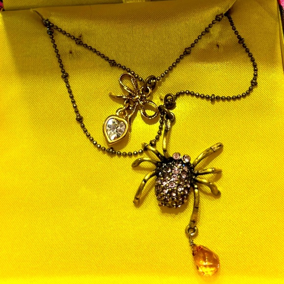 Betsy Johnson Spider jewelry Necklace I ❤️ SPIDERS - Crystal Heart & Spider NWT - Picture 2 of 13